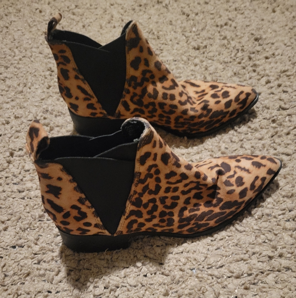 🔥🔥HP🔥🔥12-19-24🔥🔥WOMENS A NEW DAY LEOPARD PRINT ANKLE BOOTS SIZE 6 - Picture 2 of 12